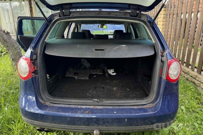 Volkswagen Passat B6 wagon 5-doors