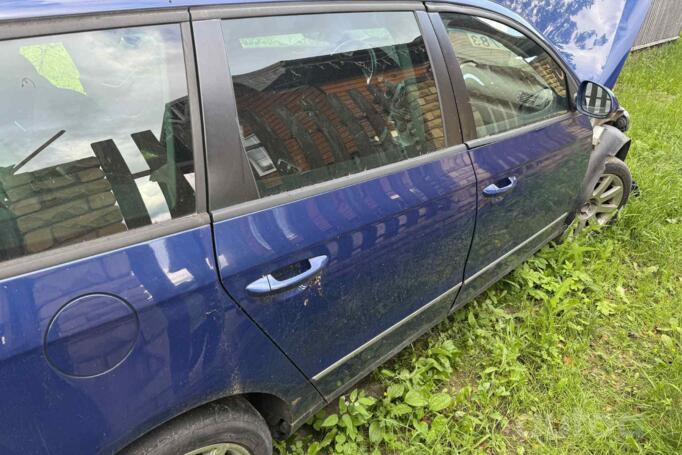 Volkswagen Passat B6 wagon 5-doors