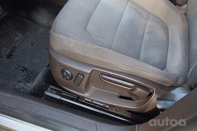 Volkswagen Passat B7 Variant wagon 5-doors