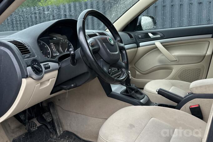 Skoda Octavia 2 generation [restyling] Combi wagon 5-doors