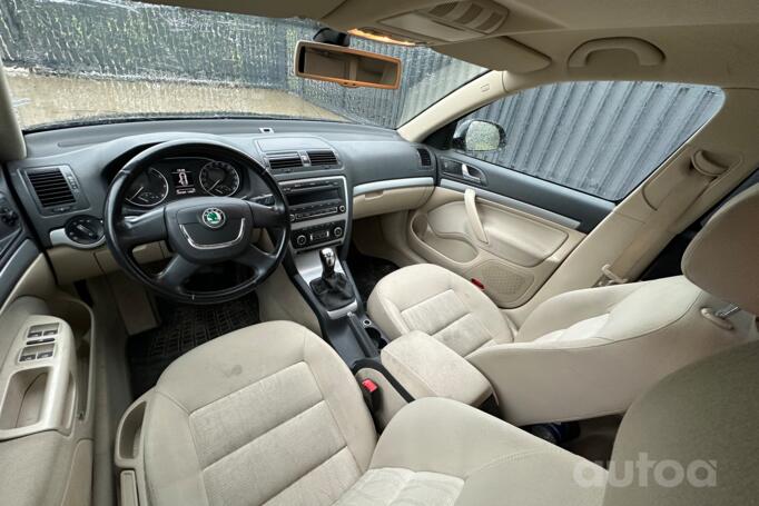 Skoda Octavia 2 generation [restyling] Combi wagon 5-doors