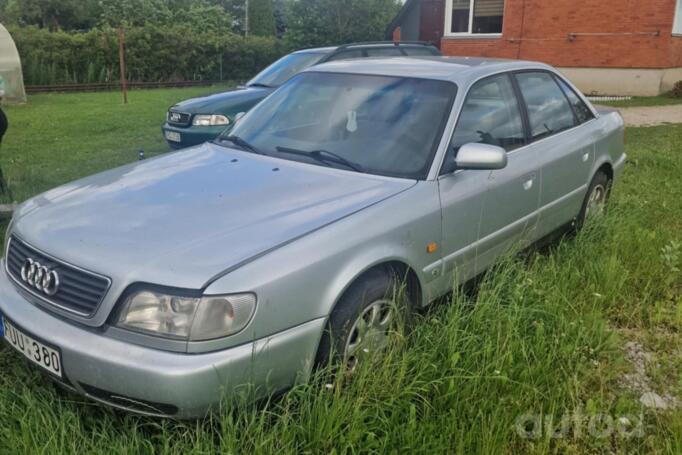 Audi A6 A4/C4 Sedan