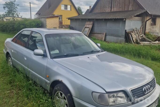Audi A6 A4/C4 Sedan