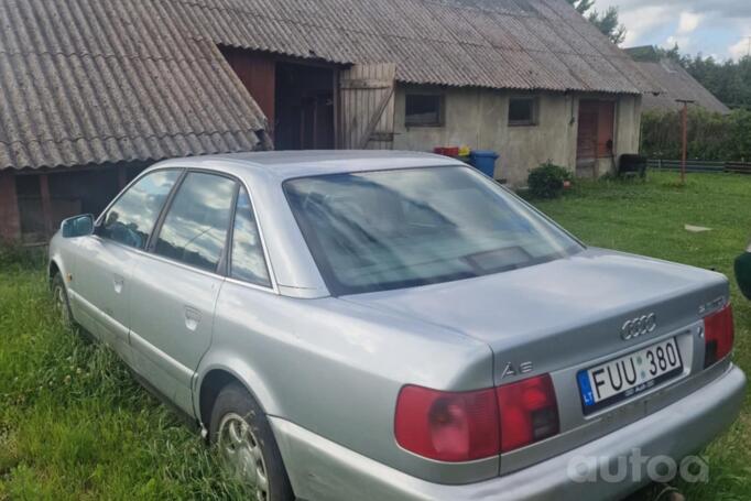 Audi A6 A4/C4 Sedan