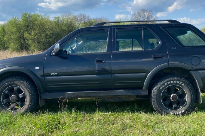Opel Frontera B SUV 5-doors