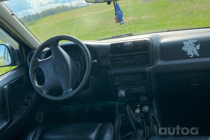 Opel Frontera B SUV 5-doors