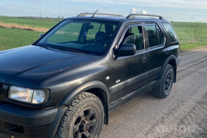 Opel Frontera B SUV 5-doors