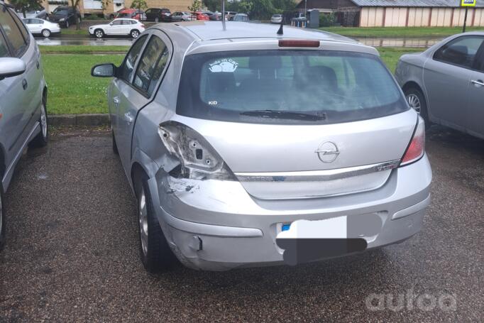 Opel Astra H Hatchback
