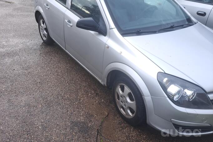 Opel Astra H Hatchback