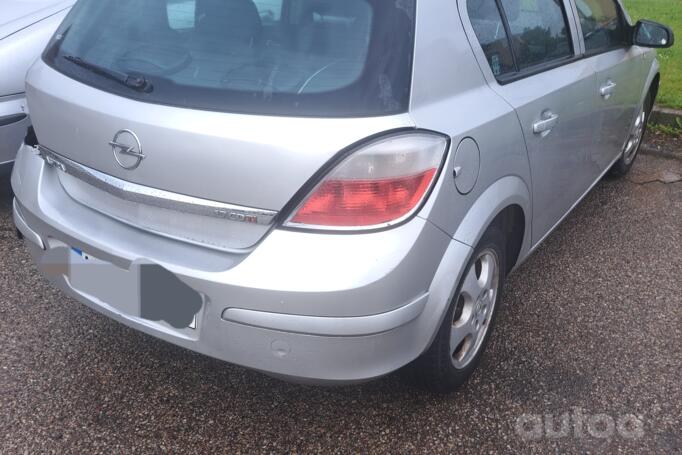 Opel Astra H Hatchback