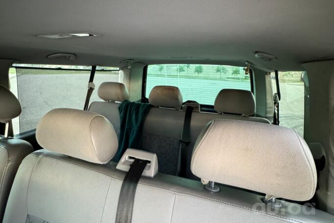 Volkswagen Transporter T5 Minivan 4-doors