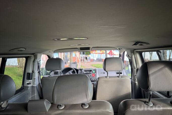 Volkswagen Transporter T5 Minivan 4-doors