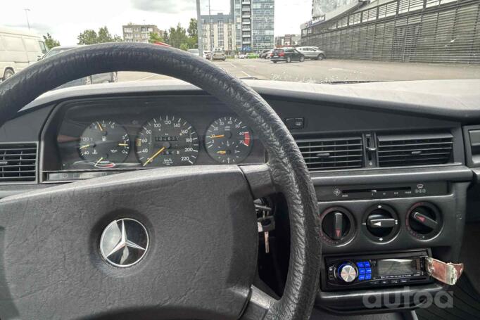 Mercedes-Benz 190 (W201) 1 generation