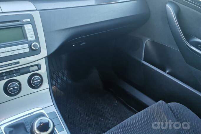 Volkswagen Passat B6 Sedan 4-doors