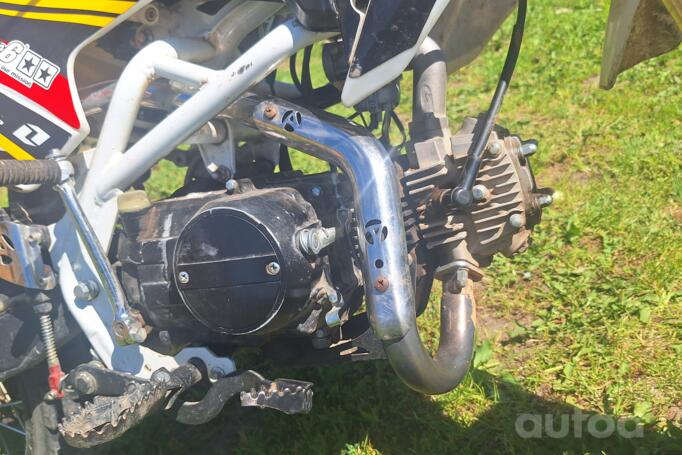 Suzuki GP 125
