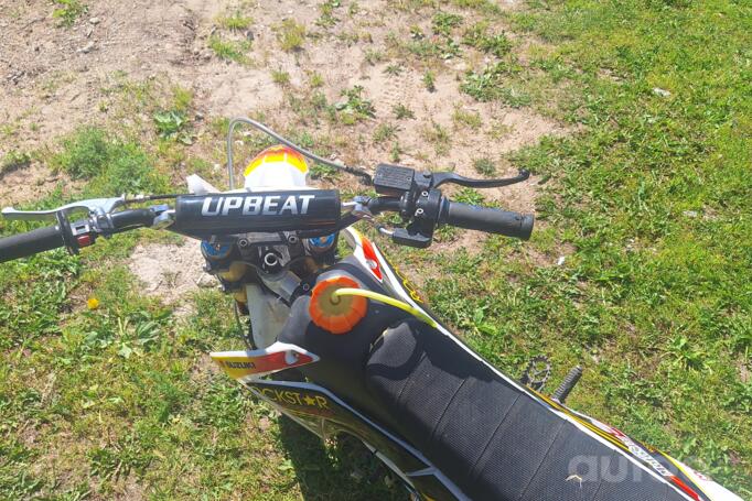 Suzuki GP 125