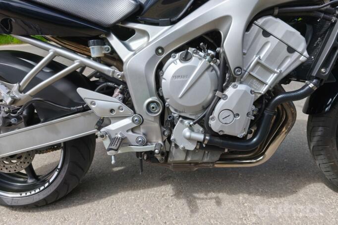 Yamaha FZ