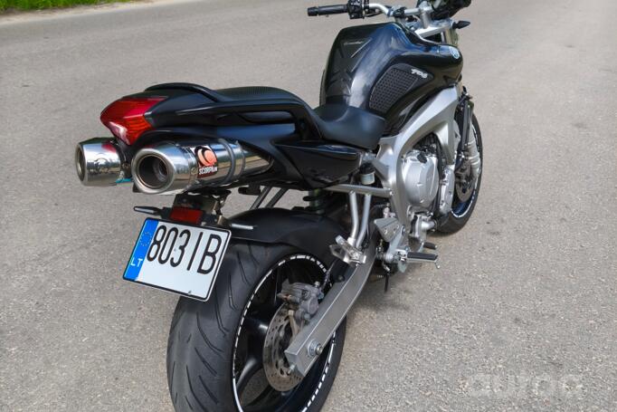 Yamaha FZ