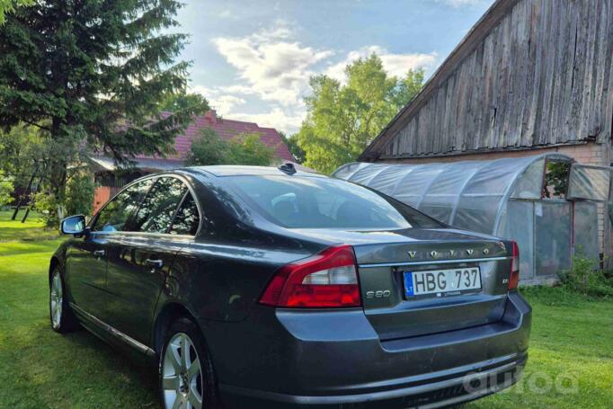 Volvo S80