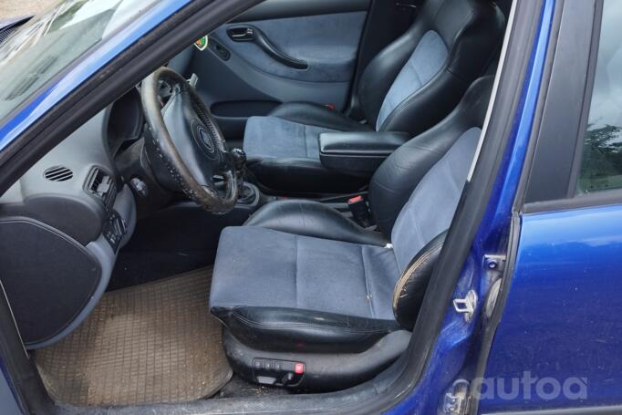 SEAT Toledo 2 generation Sedan
