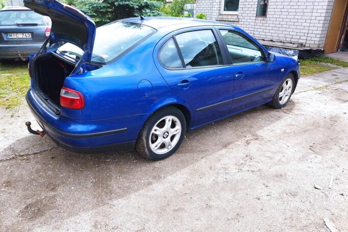 SEAT Toledo 2 generation Sedan