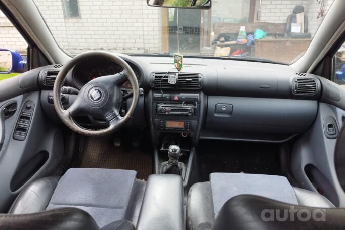 SEAT Toledo 2 generation Sedan