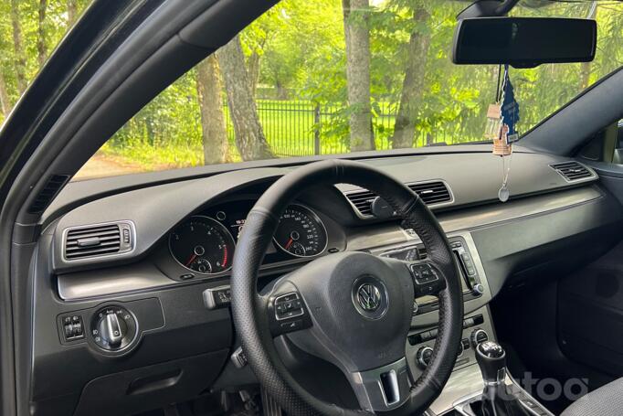 Volkswagen Passat B7 Variant wagon 5-doors