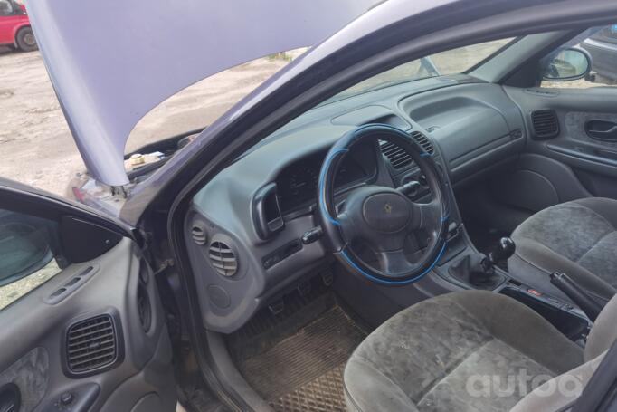 Renault Laguna 1 generation Grandtour wagon