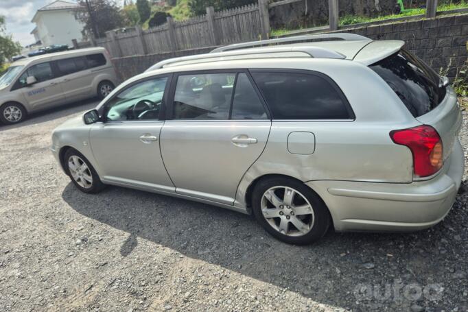 Toyota Avensis 2 generation wagon