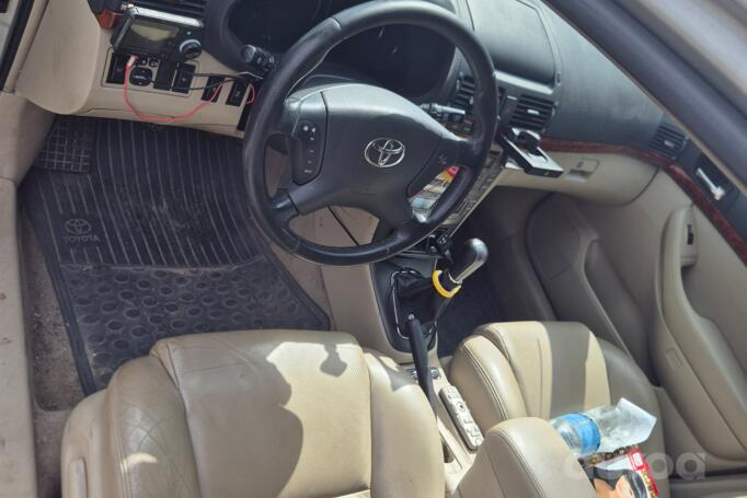 Toyota Avensis 2 generation wagon