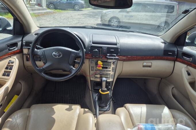 Toyota Avensis 2 generation wagon
