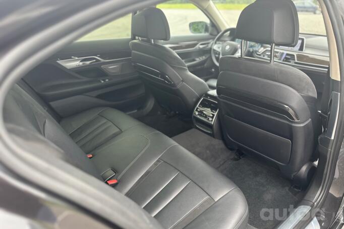 BMW 7 Series G11/G12 Sedan