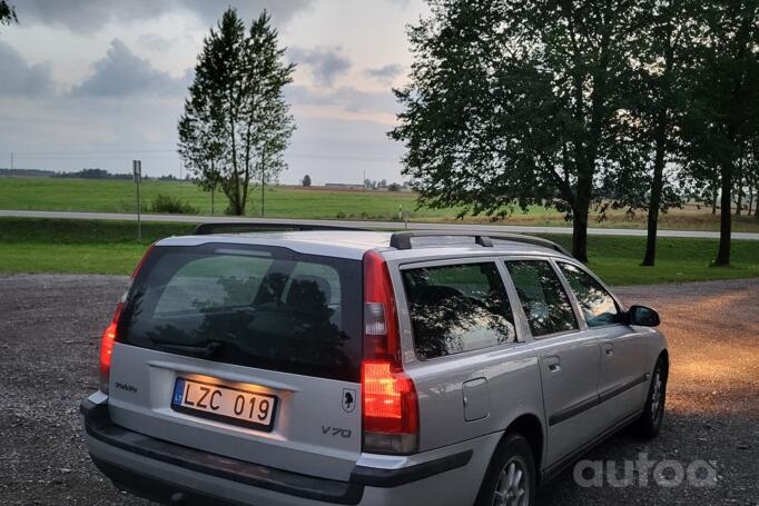 Volvo V70 2 generation wagon