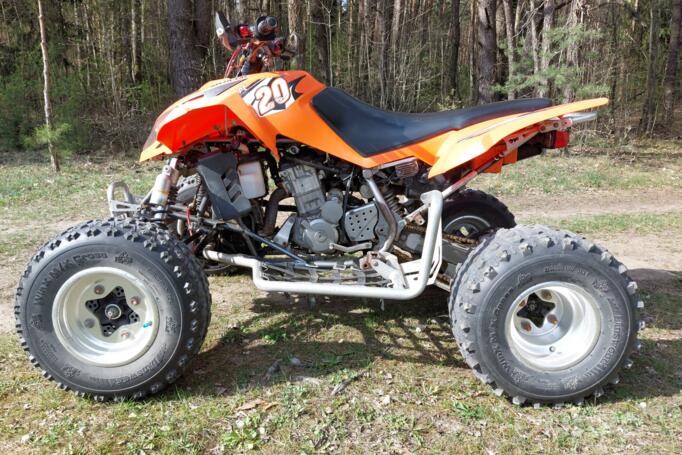 Arctic Cat DVX400