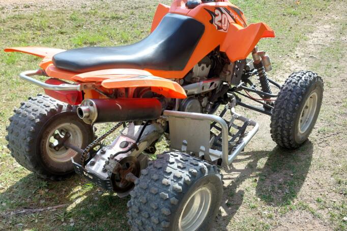 Arctic Cat DVX400