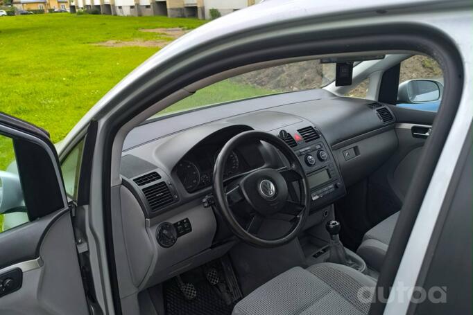 Volkswagen Touran 1 generation Minivan