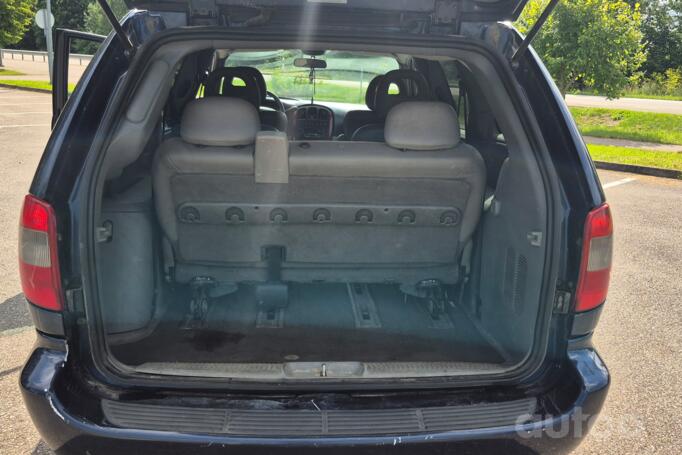 Chrysler Voyager 4 generation [restyling] Minivan Grand
