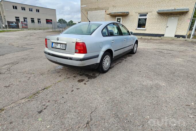 Volkswagen Passat B5 Sedan 4-doors