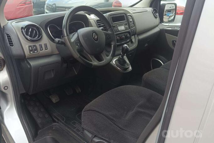 Renault Trafic 3 generation Minivan
