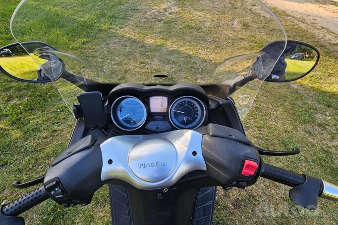 Piaggio X10