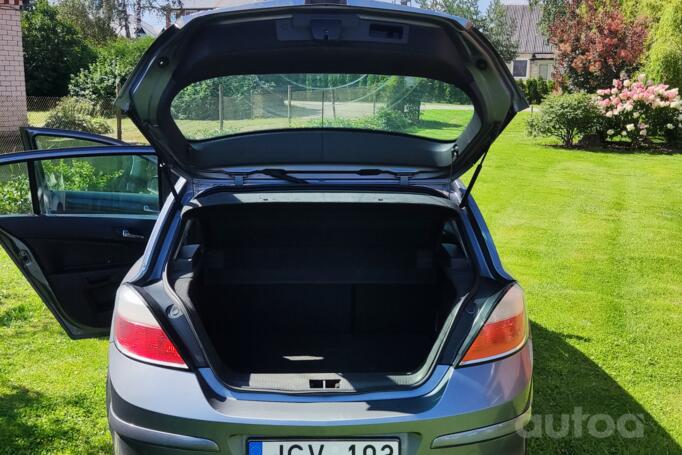 Opel Astra H Hatchback