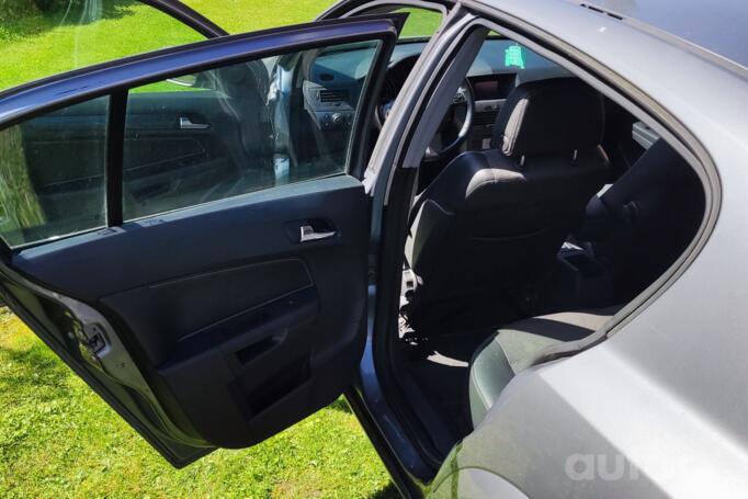 Opel Astra H Hatchback