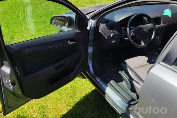 Opel Astra H Hatchback