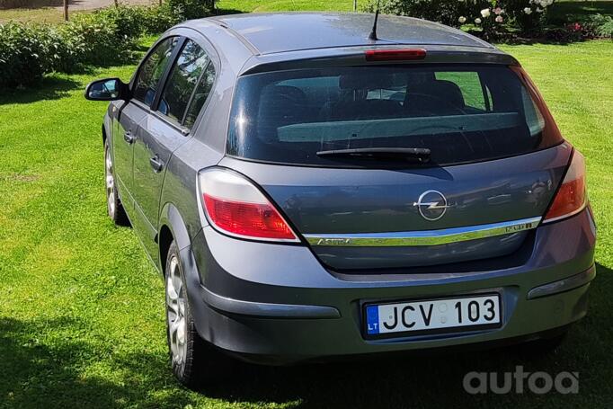 Opel Astra H Hatchback