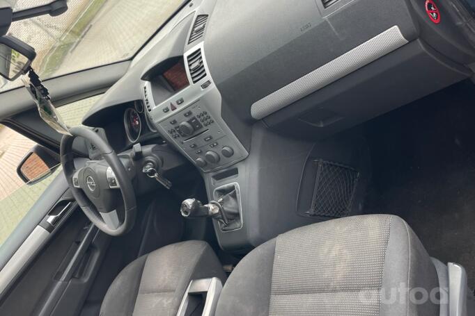 Opel Zafira B Minivan 5-doors