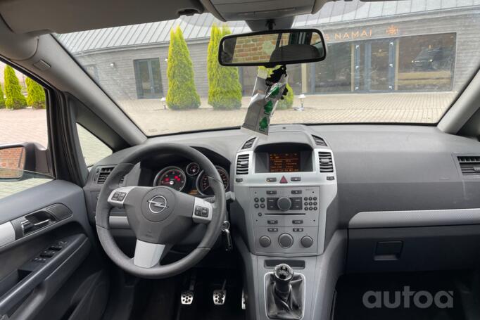Opel Zafira B Minivan 5-doors