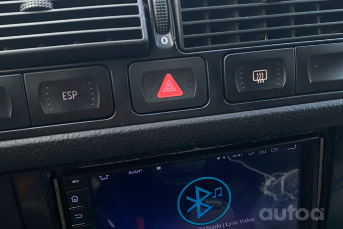 Volkswagen Golf 4 generation Hatchback 5-doors