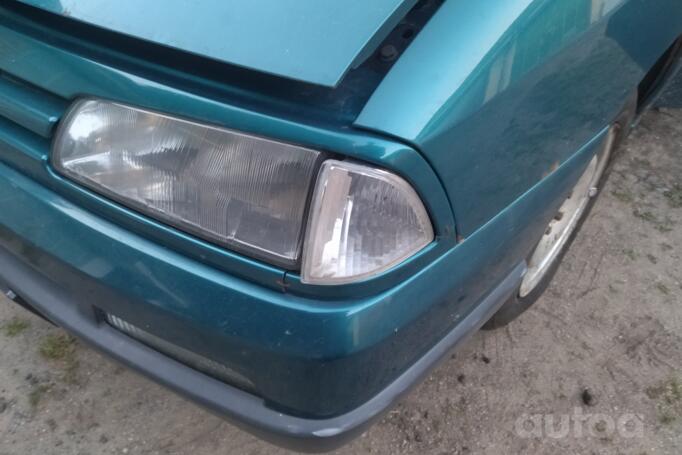 Peugeot 806 221 Minivan