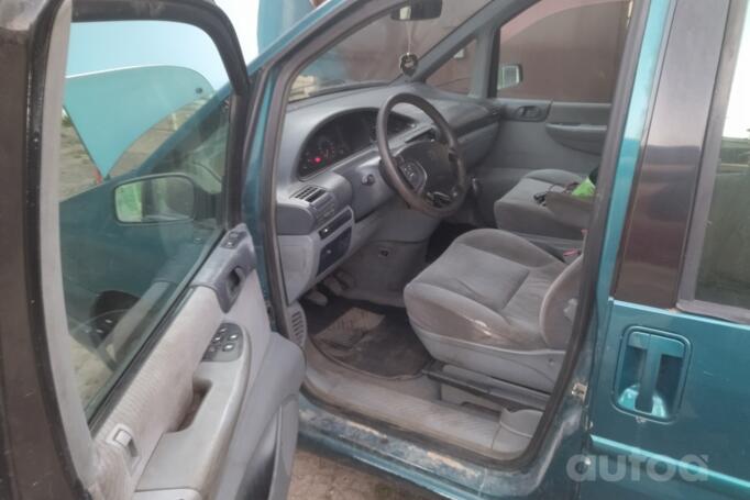 Peugeot 806 221 Minivan