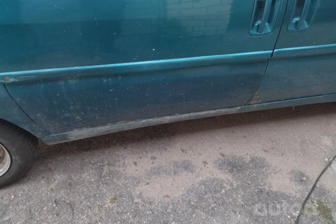 Peugeot 806 221 Minivan